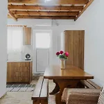 Kontaris Elegant Estate דירה לפקימי
