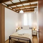 Kontaris Elegant Estate דירה לפקימי