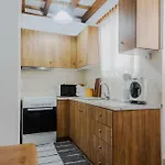 Kontaris Elegant Estate לפקימי