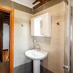 Kontaris Elegant Estate לפקימי