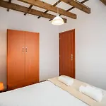Kontaris Elegant Estate דירה
