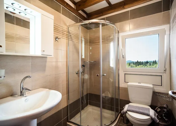 Kontaris Elegant Estate