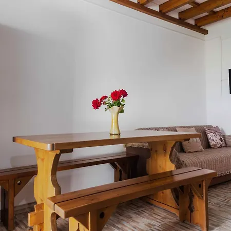 Kontaris Elegant Estate Apartmán