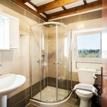 Kontaris Elegant Estate 公寓 莱夫基米